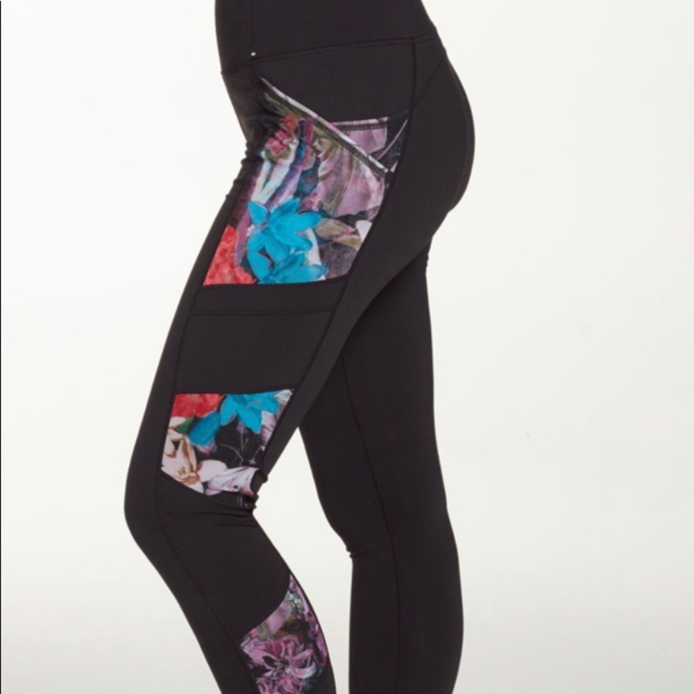 Calia by carrie Underwood leggings
